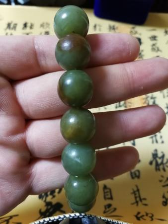 3377体育-钟世萍春节前走访慰问困难老党员老干部